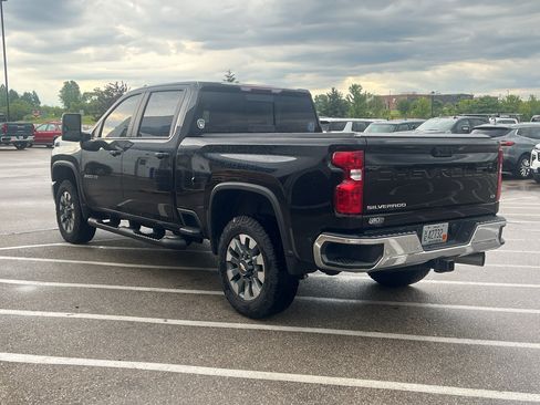 Used 2022 Chevrolet Silverado 3500 LT w/ All Star Edition AWD/4WD image 3