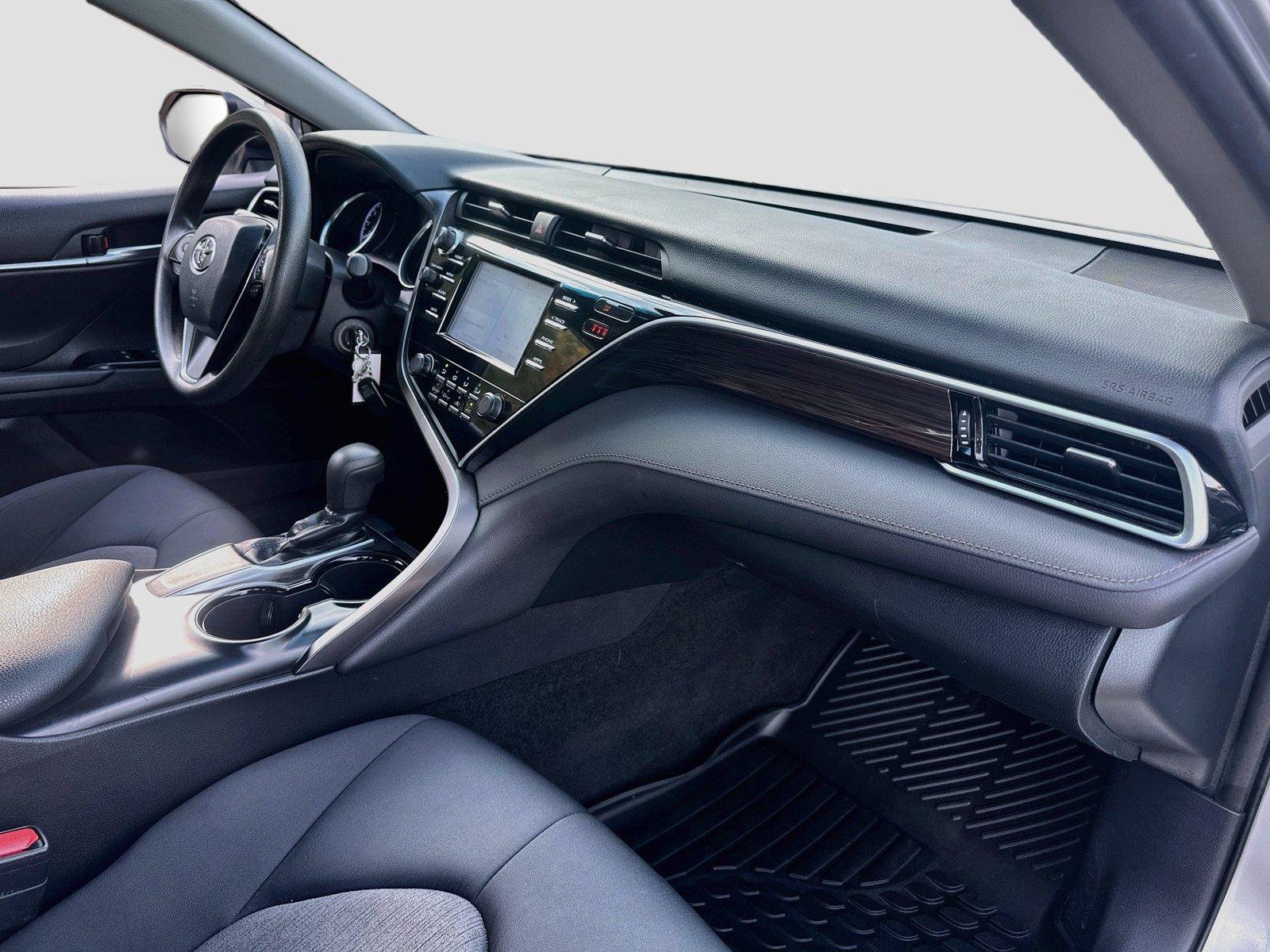 Used 2018 Toyota Camry LE FWD image 27