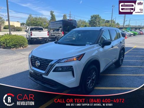Used 2021 Nissan Rogue S AWD/4WD image 2