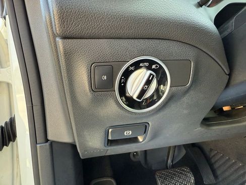 Used 2015 Mercedes-Benz CLA 250 image 11