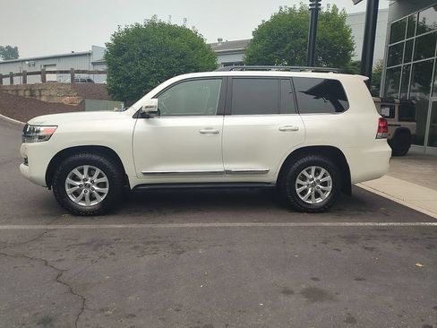 Used 2016 Toyota Land Cruiser w/ Four Season Floor Mat Package AWD/4WD image 2