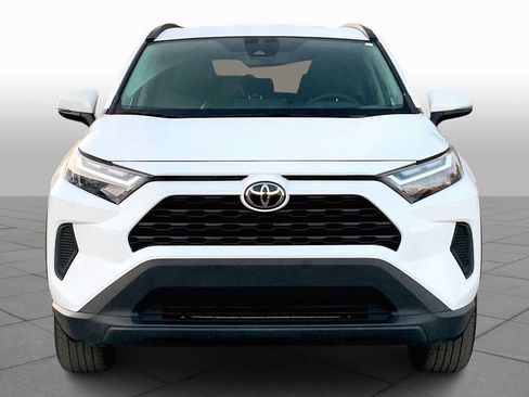 Used 2022 Toyota RAV4 XLE FWD image 4