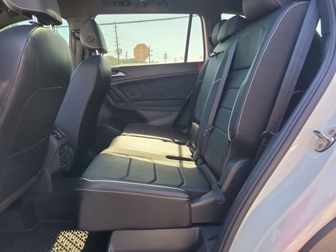 Used 2022 Volkswagen Tiguan SEL R-Line image 12