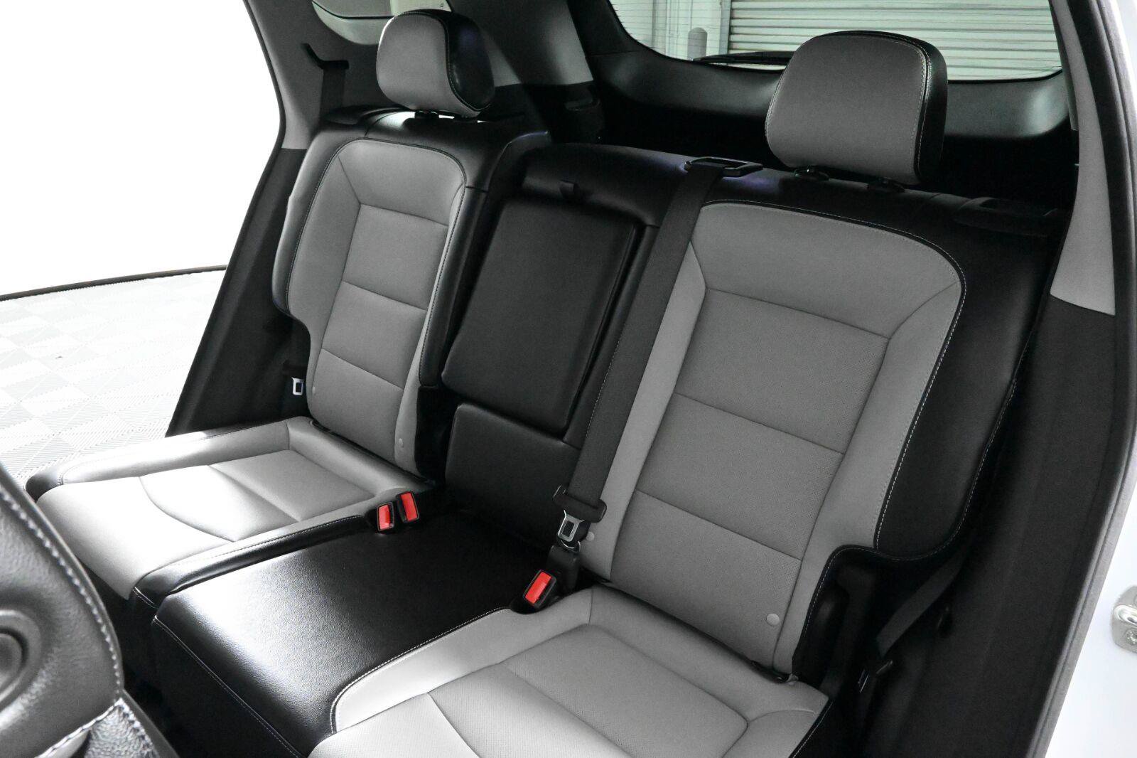 Used 2023 GMC Terrain SLT w/ LPO, Floor Liner Package FWD image 13