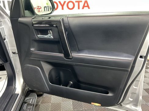 Used 2024 Toyota 4Runner TRD Off-Road image 8