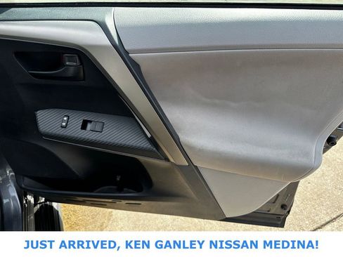 Used 2013 Toyota RAV4 XLE image 23