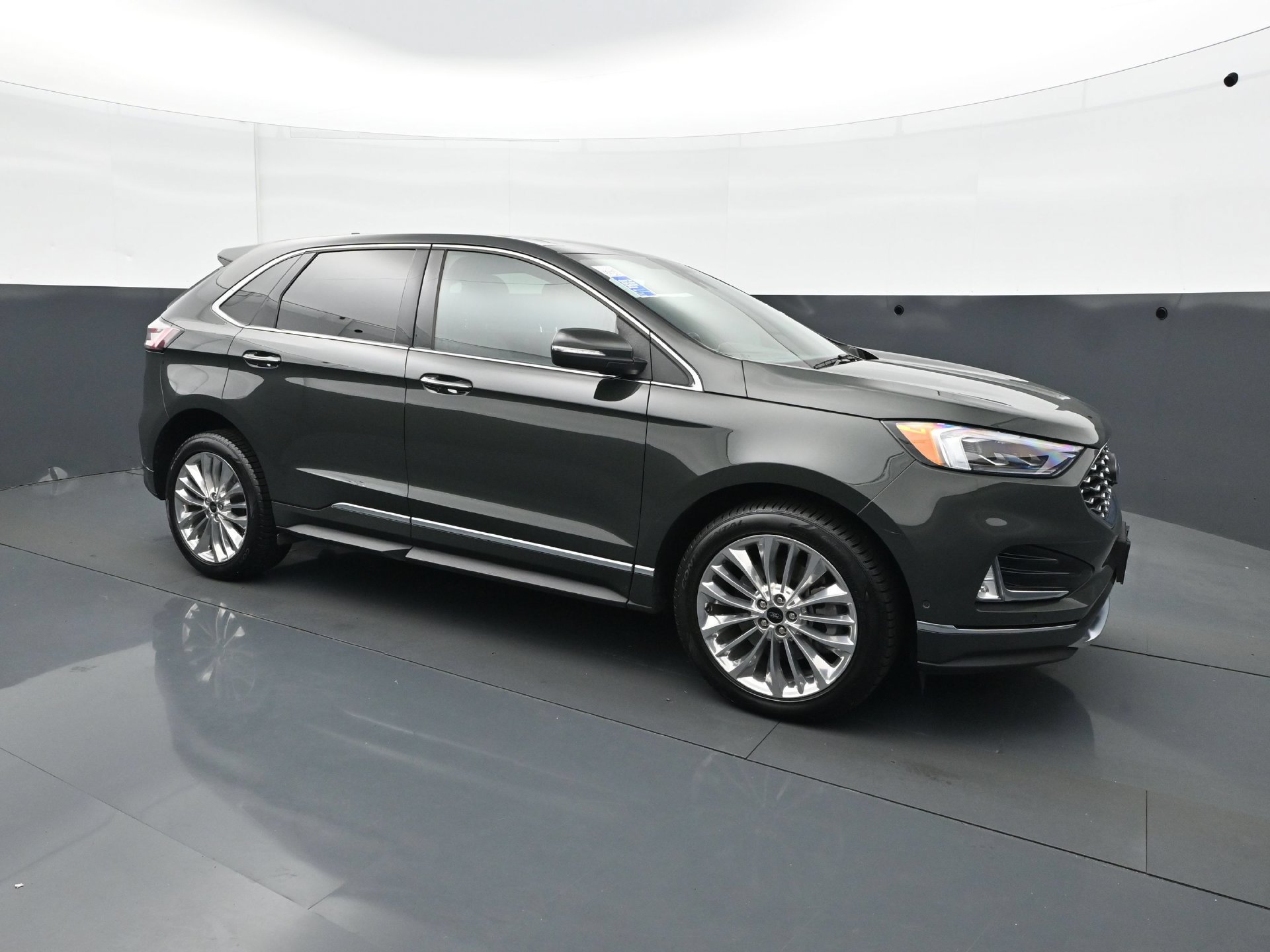 Used 2022 Ford Edge Titanium w/ Equipment Group 301A AWD/4WD image 9