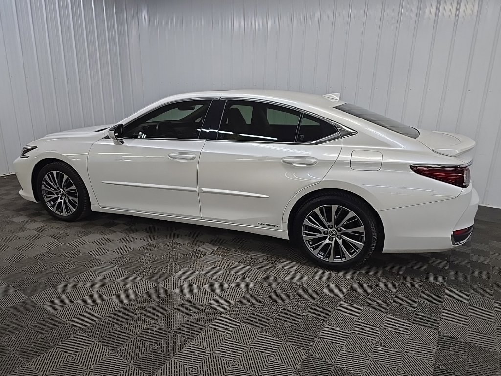 Used 2019 Lexus ES 300h w/ Premium Package FWD image 4