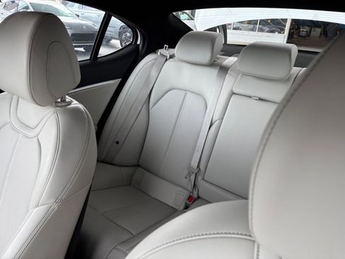 Used 2025 Genesis G70 2.5T image 40