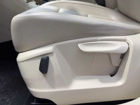 Used 2017 Volkswagen Tiguan S FWD image 21