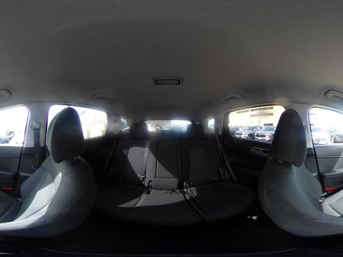 Used 2025 Kia Sportage LX image 40