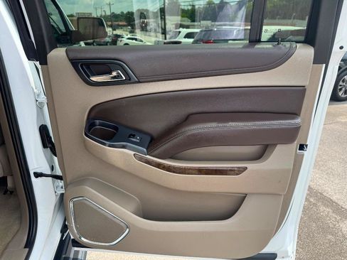 Used 2015 Chevrolet Suburban LT RWD image 27