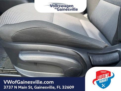 Used 2025 Kia Soul LX w/ LX Technology Package FWD image 17