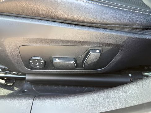 Used 2025 BMW 330i Sedan RWD image 18