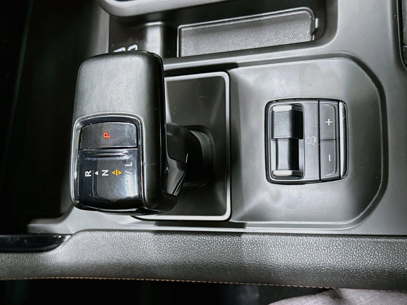 Used 2024 GMC Sierra 1500 AT4 w/ Technology Package AWD/4WD image 19