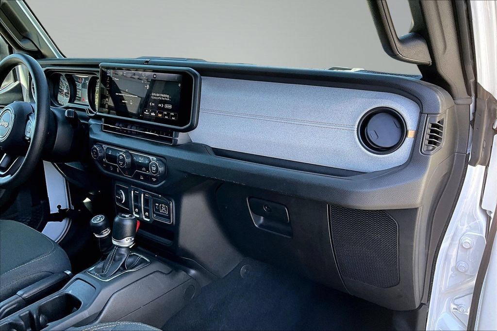 Certified 2025 Jeep Wrangler Sport AWD/4WD image 17