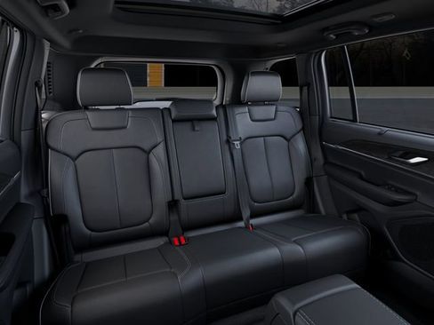 New 2025 Jeep Grand Cherokee Limited w/ Luxury Tech Group II AWD/4WD image 15