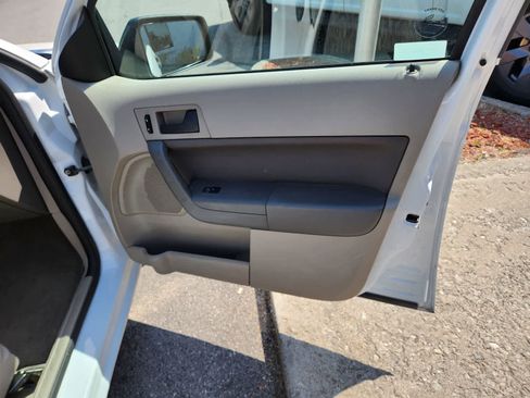 Used 2008 Ford Focus SE FWD image 22
