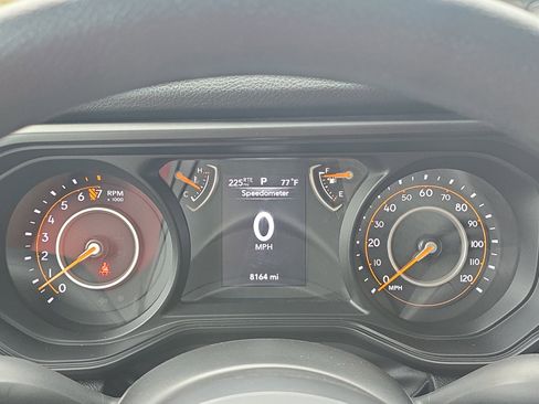 Used 2025 Jeep Gladiator Sport AWD/4WD image 18