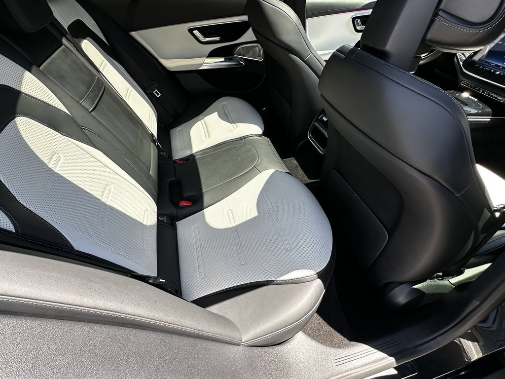Certified 2025 Mercedes-Benz E 53 AMG e 4MATIC Sedan image 18