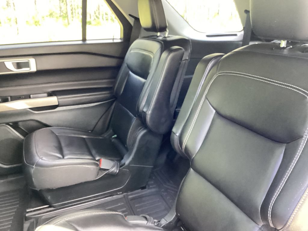 Used 2023 Ford Explorer XLT RWD image 16