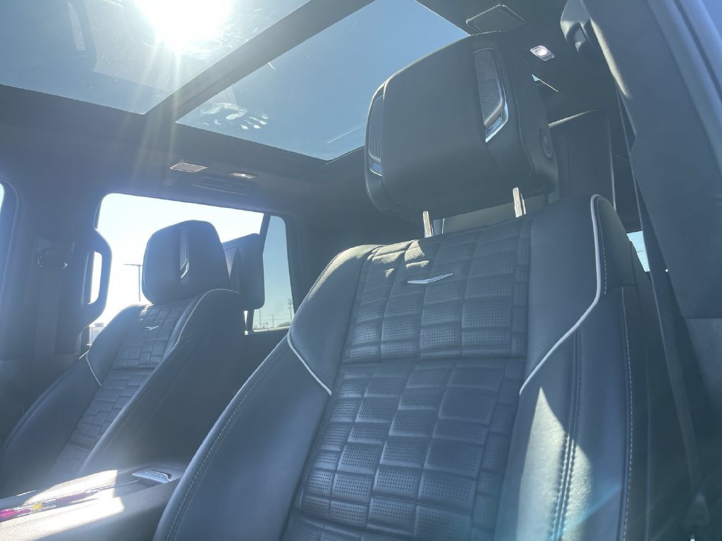 Used 2024 Cadillac Escalade Sport Platinum AWD/4WD image 8
