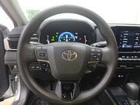 Used 2025 Toyota Camry LE w/ Convenience Package FWD image 10