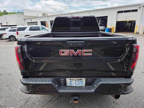 Used 2024 GMC Sierra 2500 AT4 w/ AT4 Premium Plus Package AWD/4WD image 7