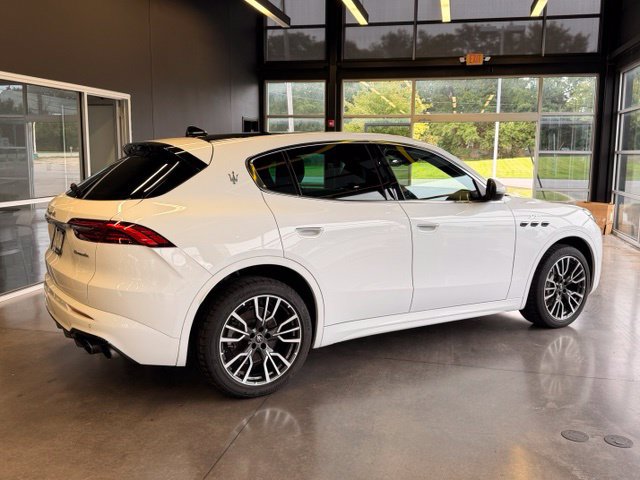 Certified 2023 Maserati Grecale GT AWD/4WD image 5