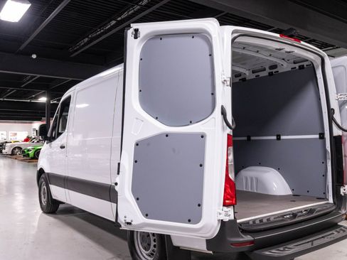 Used 2021 Mercedes-Benz Sprinter 2500 w/ Driver Convenience Package image 35