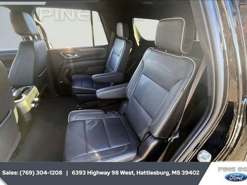 Used 2022 GMC Yukon SLT w/ SLT Luxury Package image 19