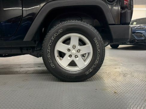 Used 2015 Jeep Wrangler Sport w/ Quick Order Package 24S AWD/4WD image 13