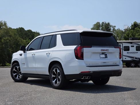 New 2026 GMC Yukon AT4 Ultimate w/ LPO, Floor Liner Package AWD/4WD image 20