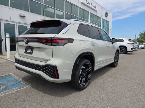 New 2026 Volkswagen Tiguan SEL R-Line AWD/4WD image 10
