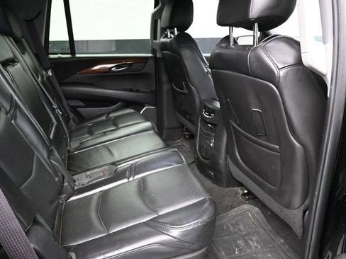Used 2015 Cadillac Escalade Luxury AWD/4WD image 17