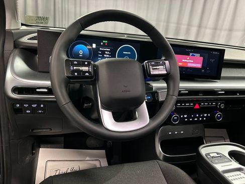 Used 2026 Hyundai Ioniq 9 SE image 13