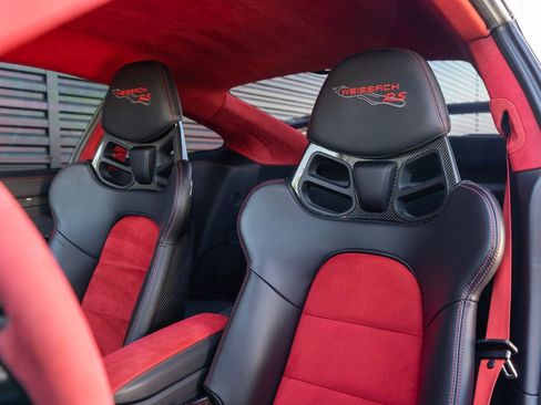 Certified 2018 Porsche 911 GT2 RS RWD image 4