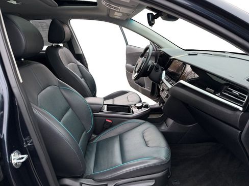 Used 2022 Kia Niro EX Premium image 15