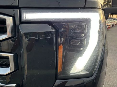 Used 2024 GMC Sierra 2500 AT4 w/ AT4 Premium Plus Package image 7