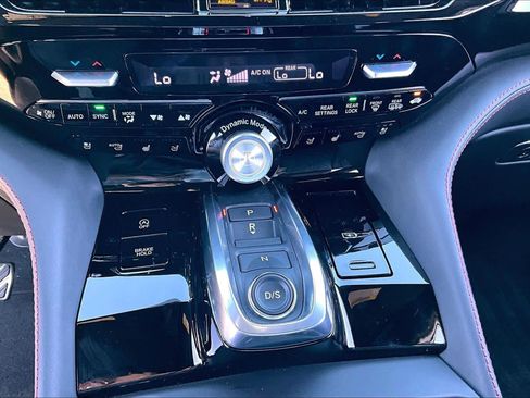 Used 2025 Acura MDX A-Spec image 32