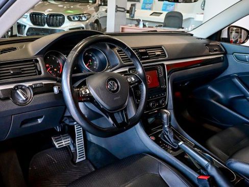 Used 2019 Volkswagen Passat 2.0T SE R-Line FWD image 13