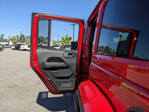 Certified 2025 Jeep Wrangler Unlimited Sahara AWD/4WD image 56