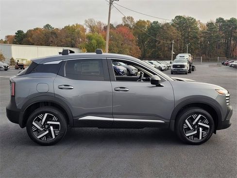 New 2026 Nissan Kicks SV image 2