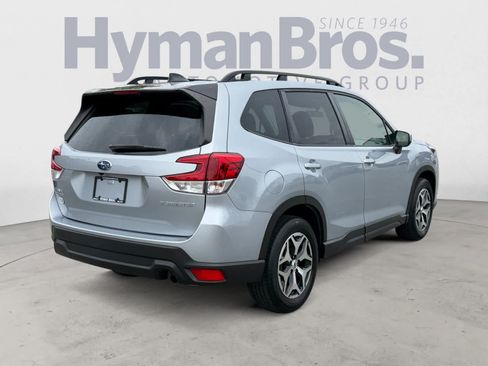 Certified 2024 Subaru Forester Premium AWD/4WD image 3