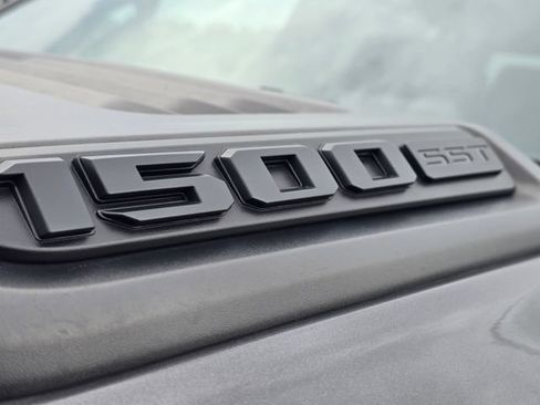 Used 2025 RAM 1500 Laramie w/ Night Edition AWD/4WD image 9