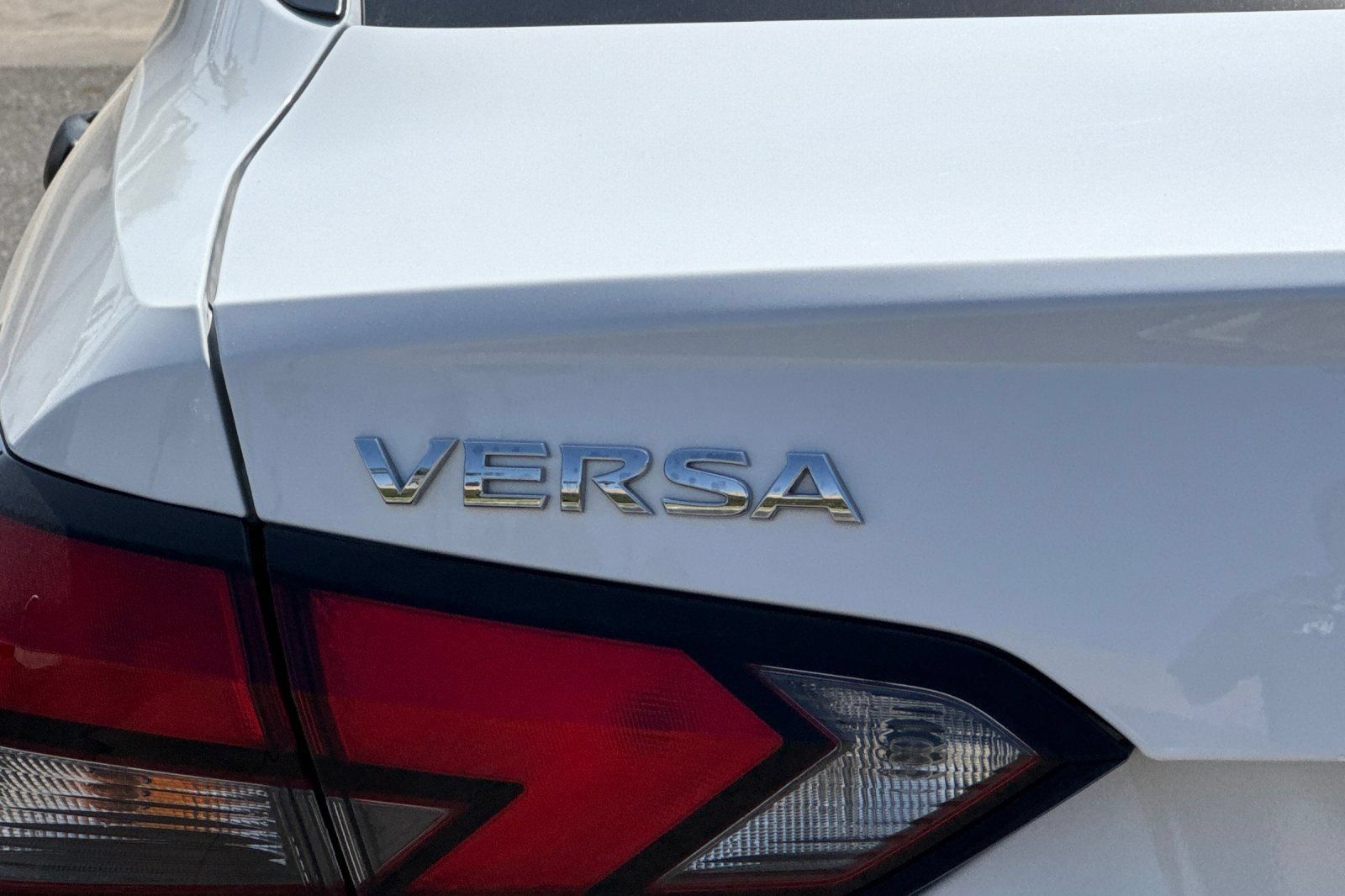 Used 2025 Nissan Versa S FWD image 25