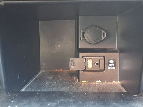 Used 2012 Toyota Camry LE image 11