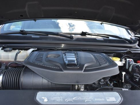 Used 2024 Jeep Wagoneer L Series II w/ Premium Group I image 40