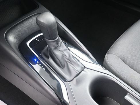 Used 2025 Toyota Corolla LE w/ Convenience Package FWD image 28