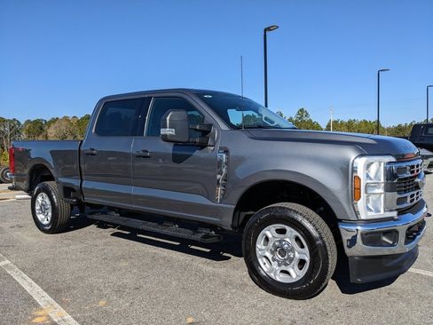 Used 2025 Ford F250 XLT image 15